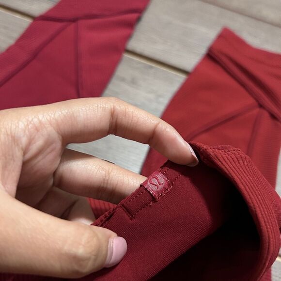 Lululemon Daily Lineup 7/8 Tight *25" - Picture 2 of 4